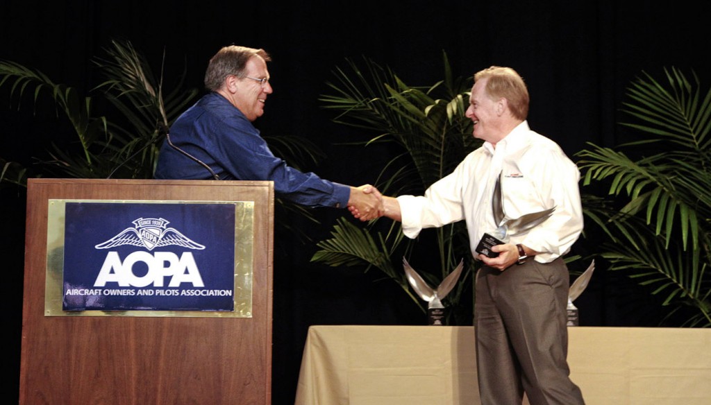 Redbird Winds Back-to-Back Awards at AOPA Summit